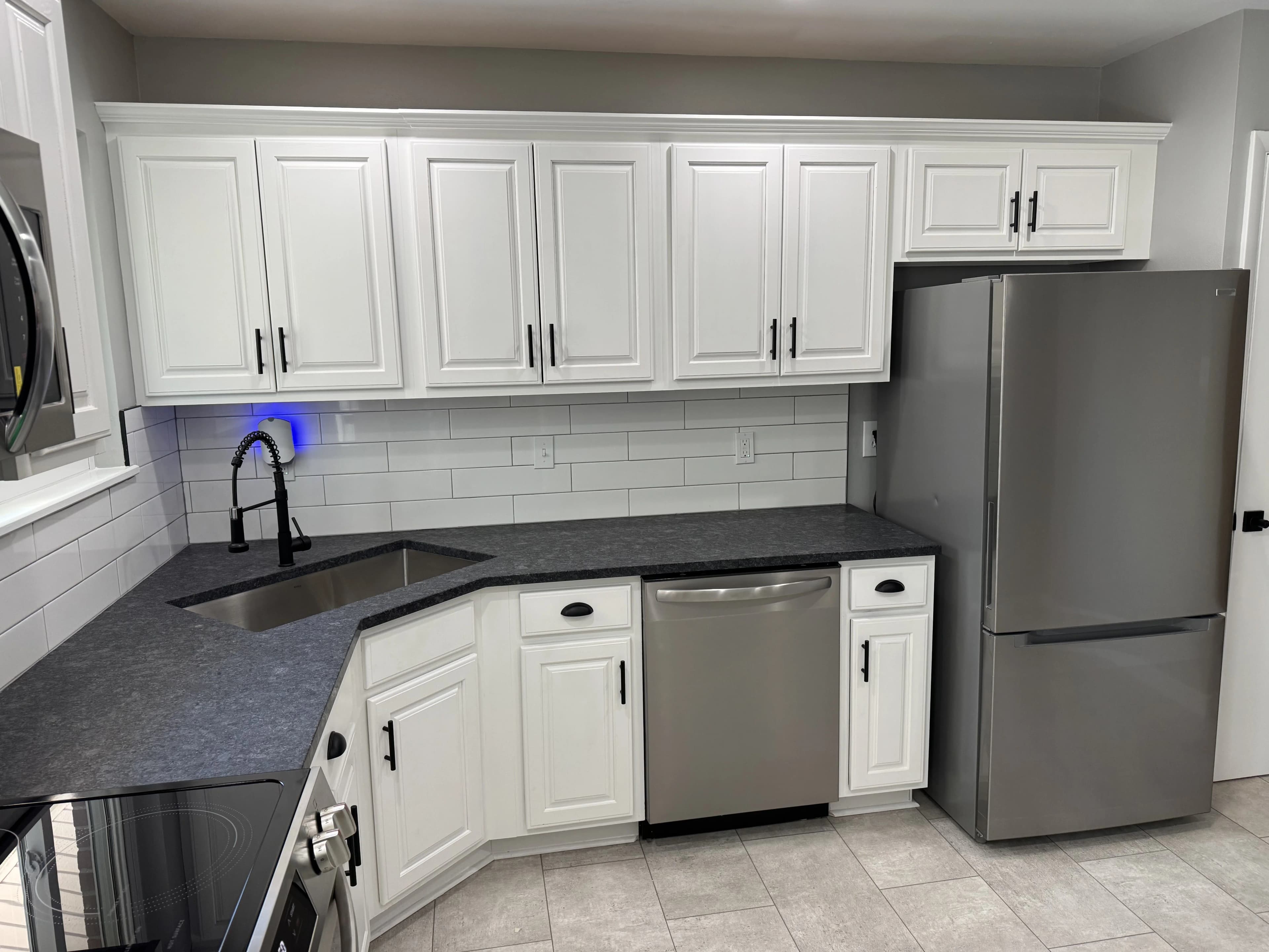 House cleaning Town and Country — kitchen after professional deep clean